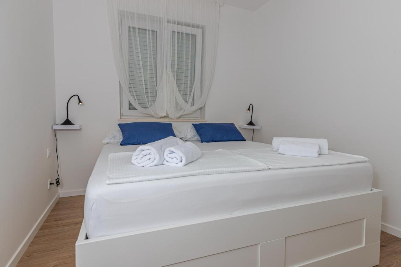 Apartment Vivien Crikvenica Bagian luar foto
