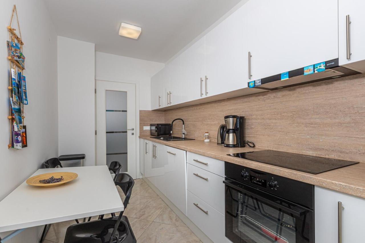 Apartment Vivien Crikvenica Bagian luar foto